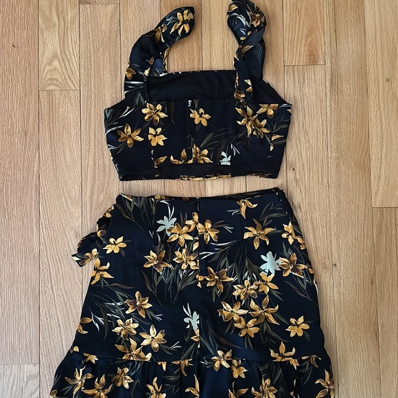 Pink Lily Skirt Set - Picture 4 of 6